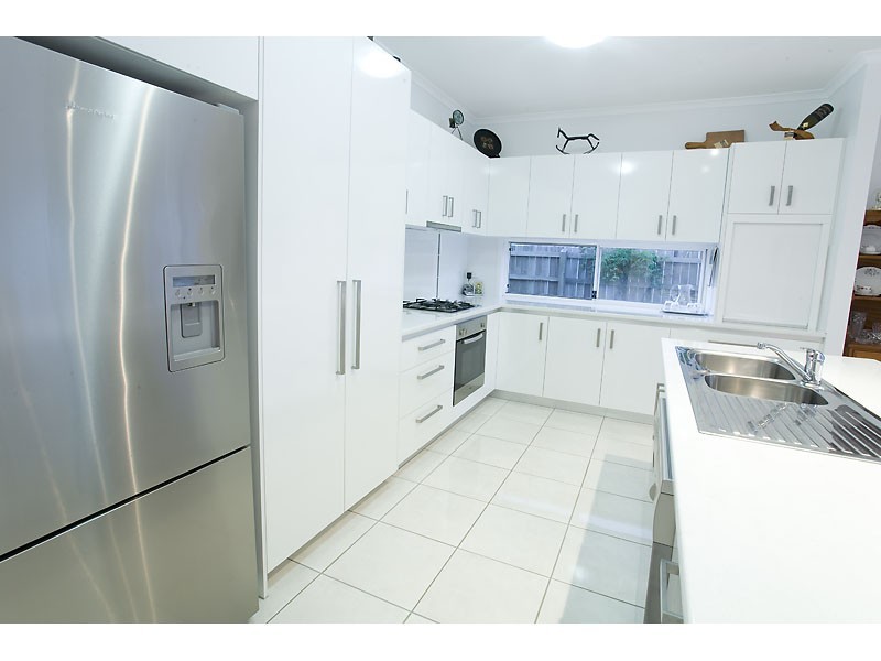 12 Tarawa Street, Kawana Island QLD 4575