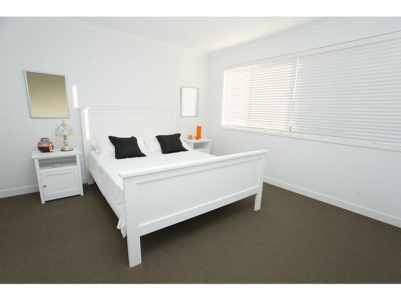 12 Tarawa Street, Kawana Island QLD 4575