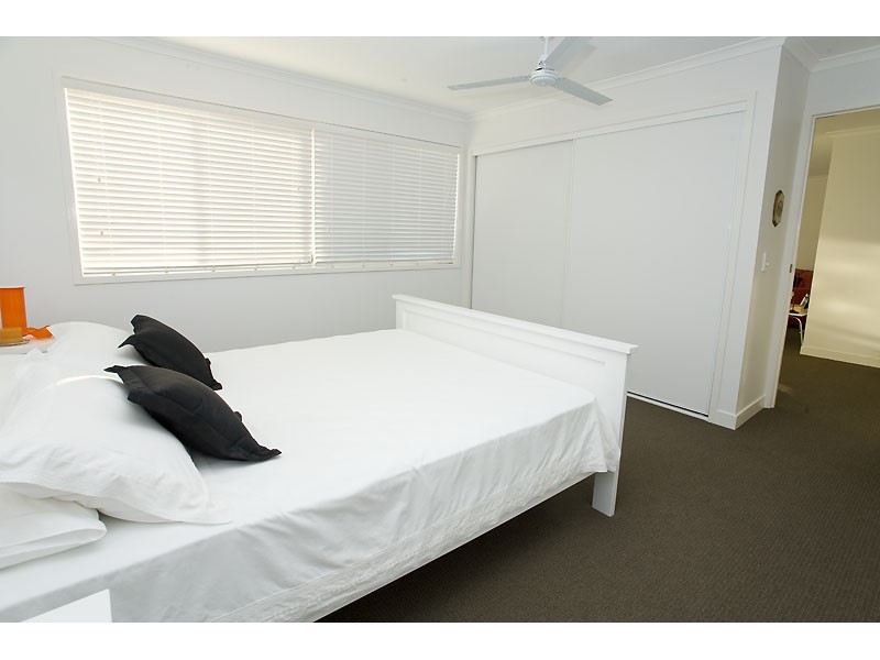 12 Tarawa Street, Kawana Island QLD 4575
