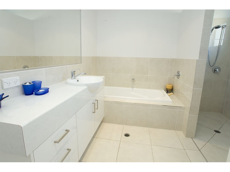 12 Tarawa Street, Kawana Island QLD 4575