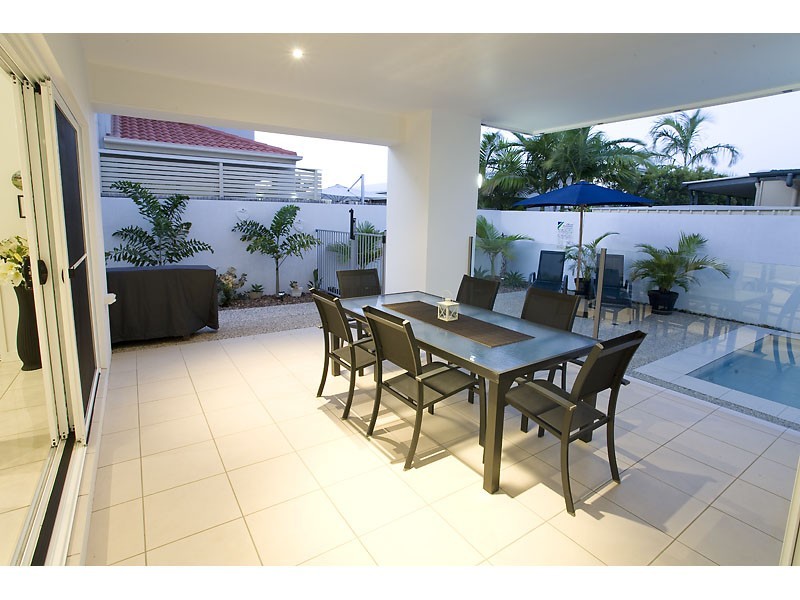 12 Tarawa Street, Kawana Island QLD 4575