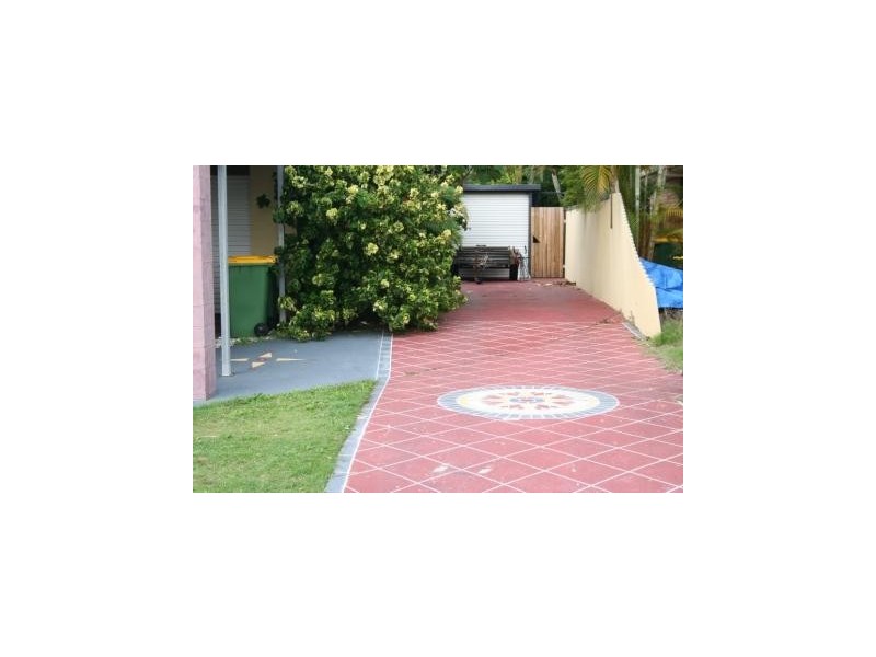 37 Saleng Crescent, Warana QLD 4575