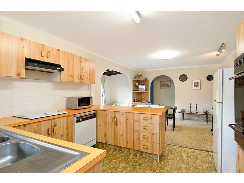 140 Goonawarra Drive, Mooloolaba QLD 4557