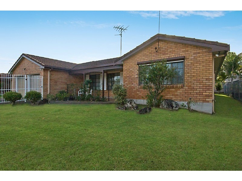 140 Goonawarra Drive, Mooloolaba QLD 4557