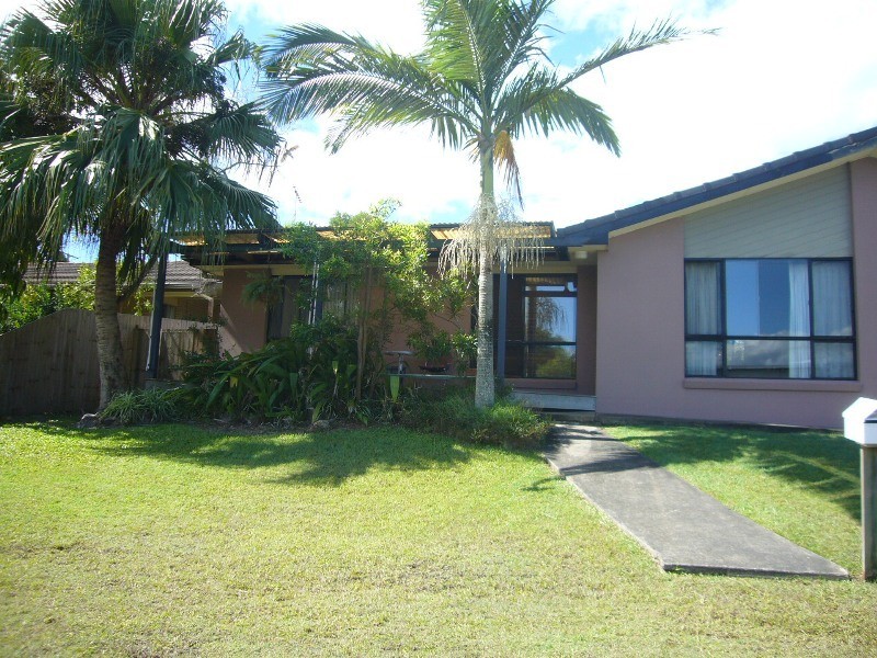 18 Toorumbee Drive, Mooloolaba QLD 4557