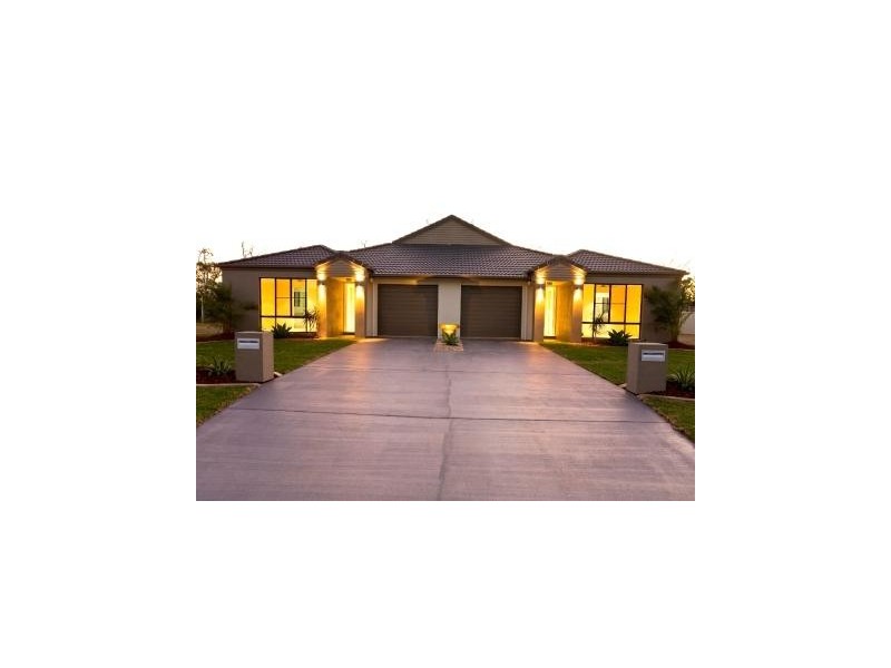 2/ 126 Grand Parade, Parrearra QLD 4575