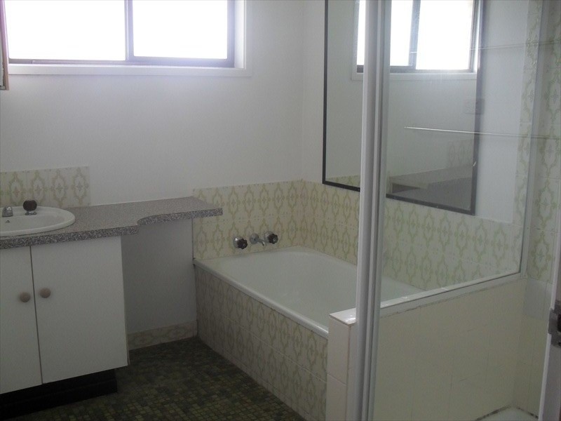 104 Nicklin Way, Warana QLD 4575