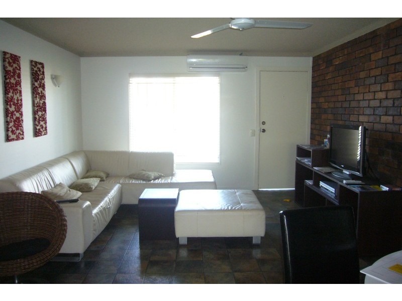 1/2 Goonawarra Drive, Mooloolaba QLD 4557