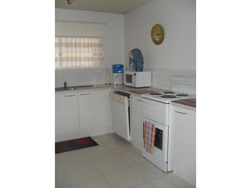 1/7  Landsborough Parade, Golden Beach QLD 4551