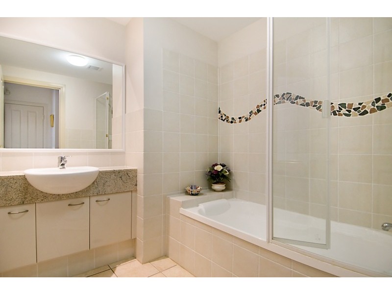 Unit 13 179 Ocean Drive, Twin Waters QLD 4564