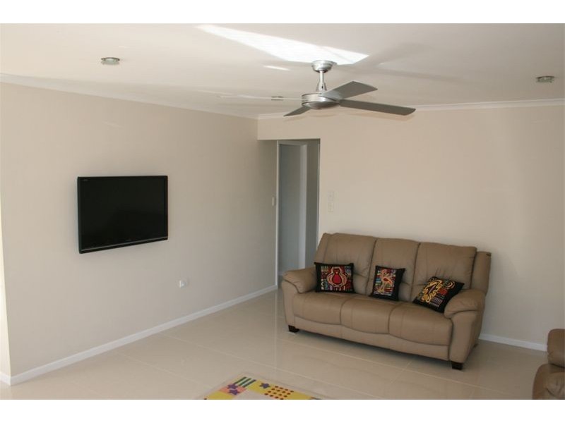 27 Karumba St, Warana QLD 4575
