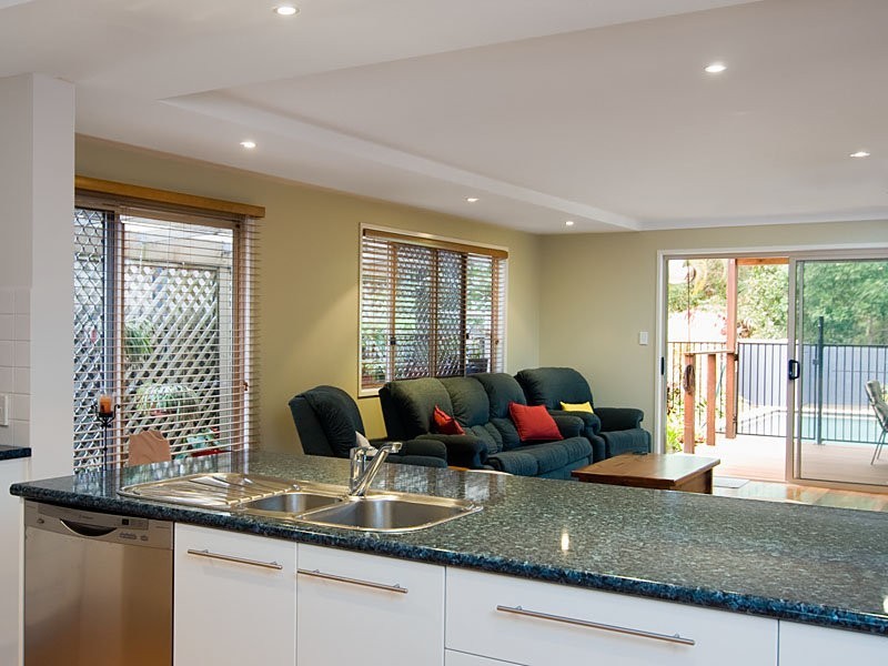 65 Oloway Crescent, Alexandra Headland QLD 4572