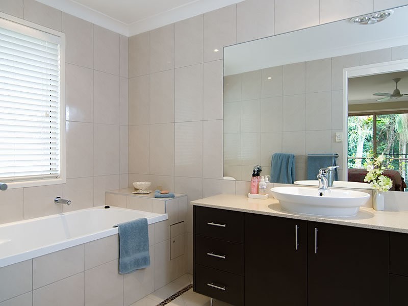 65 Oloway Crescent, Alexandra Headland QLD 4572
