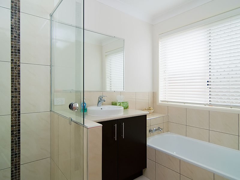 65 Oloway Crescent, Alexandra Headland QLD 4572