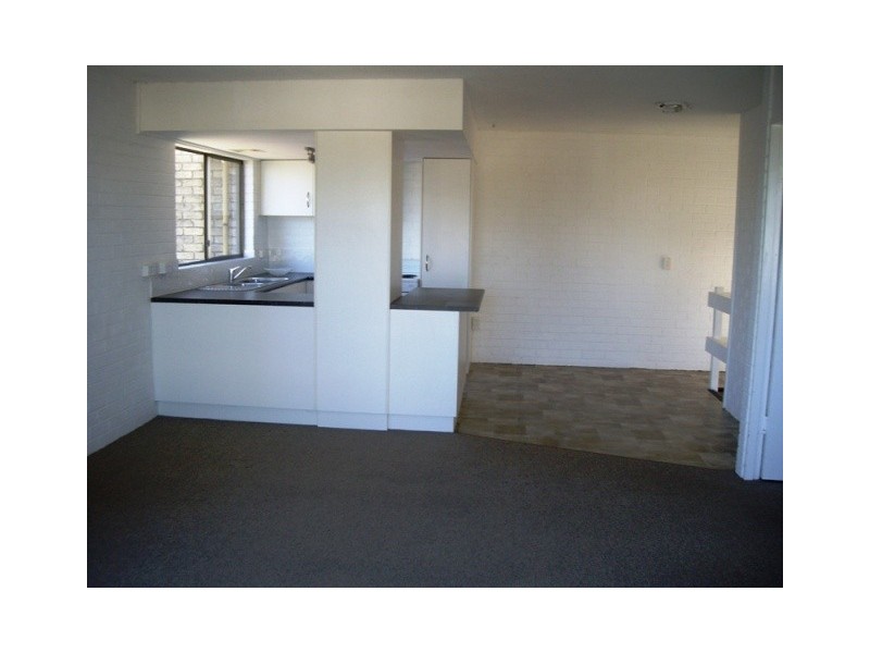 2/87 Buderim Avenue, Mooloolaba QLD 4557