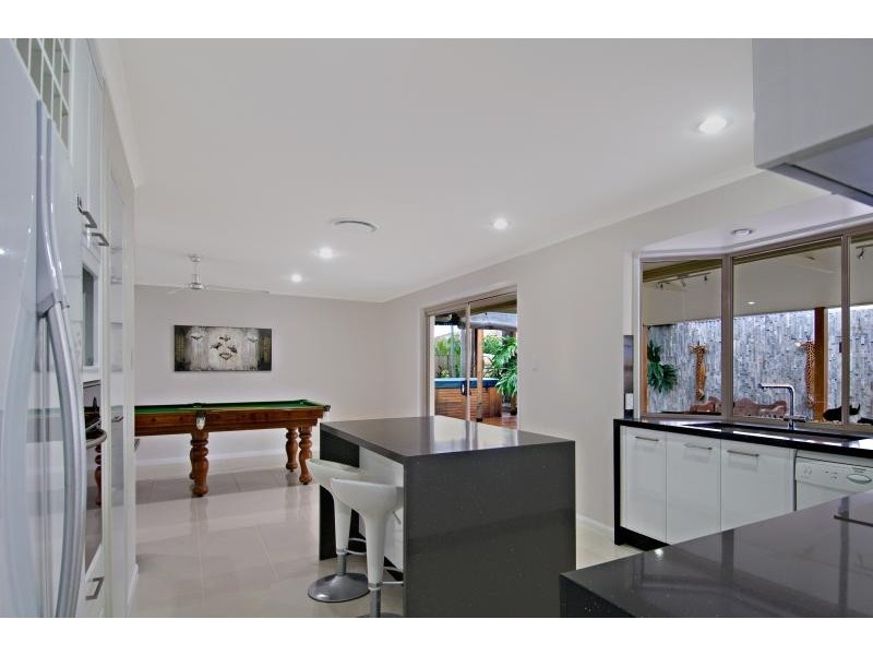 184 Oceanic Drive, Warana QLD 4575