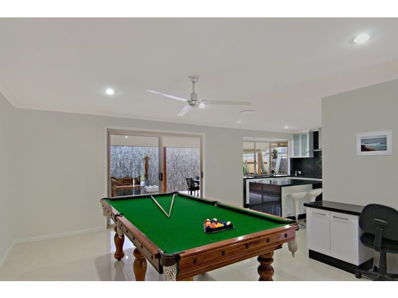 184 Oceanic Drive, Warana QLD 4575