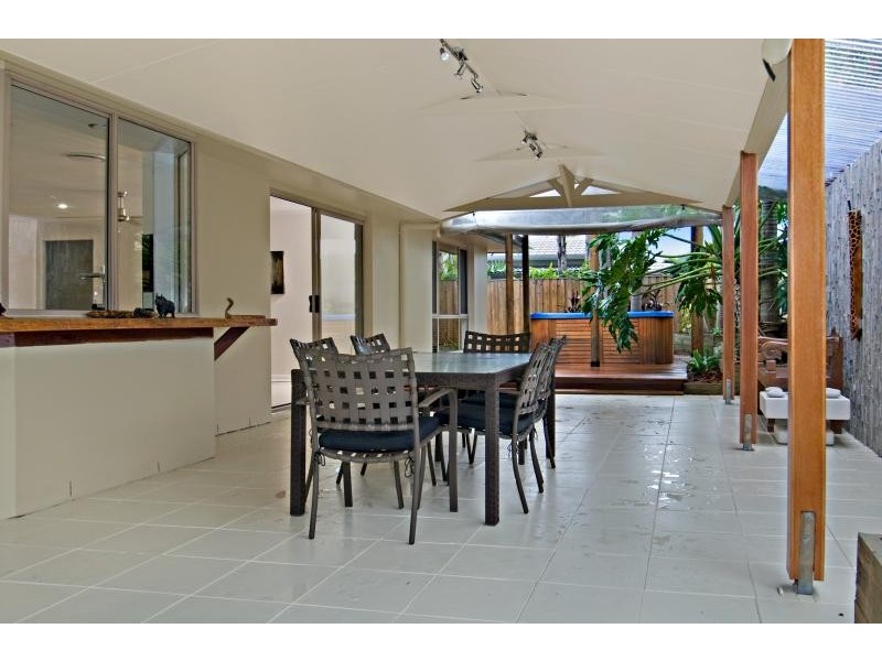 184 Oceanic Drive, Warana QLD 4575