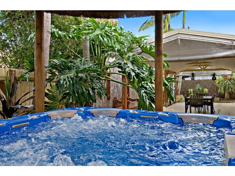 184 Oceanic Drive, Warana QLD 4575