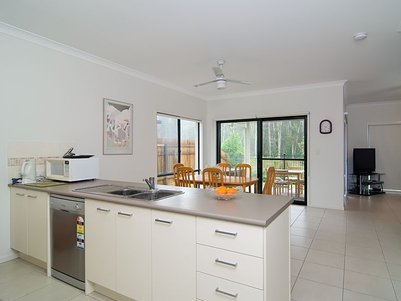 27 Satinash Street, Meridan Plains QLD 4551