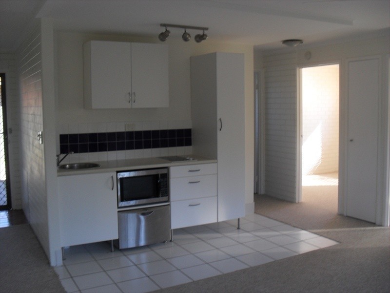 1/8 Goonawarra Drive, Mooloolaba QLD 4557