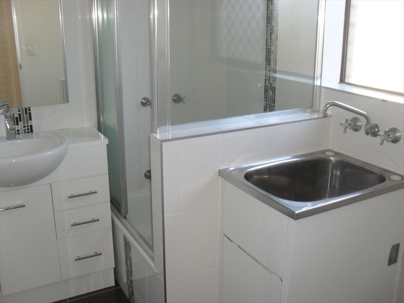 1/8 Goonawarra Drive, Mooloolaba QLD 4557