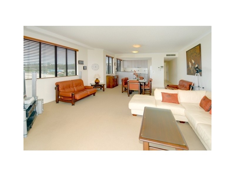 Unit 401 122 Alexandra Parade, Alexandra Headland QLD 4572