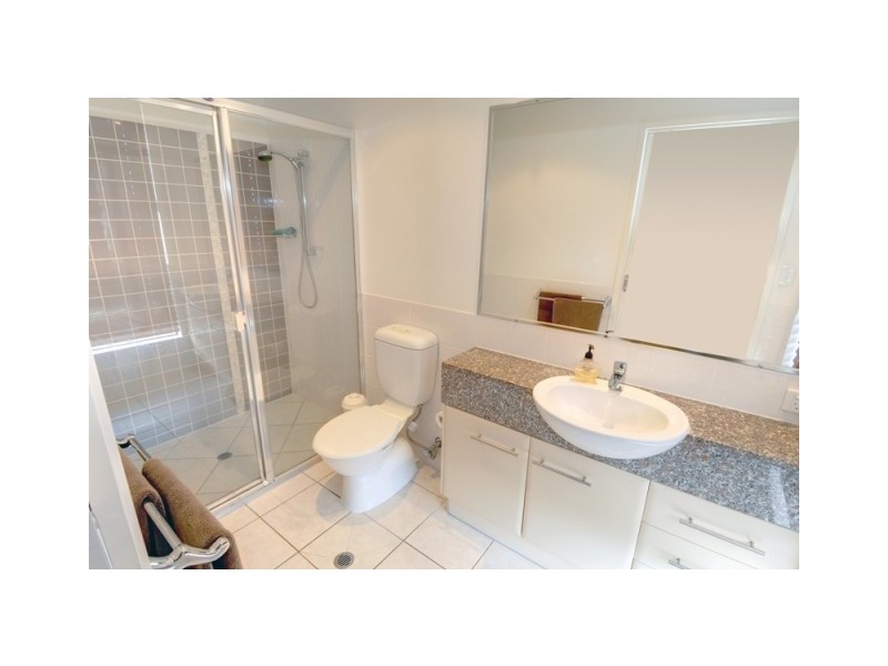 Unit 401 122 Alexandra Parade, Alexandra Headland QLD 4572