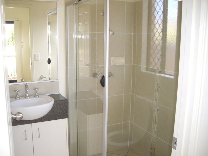 17 Irving Place, Sippy Downs QLD 4556