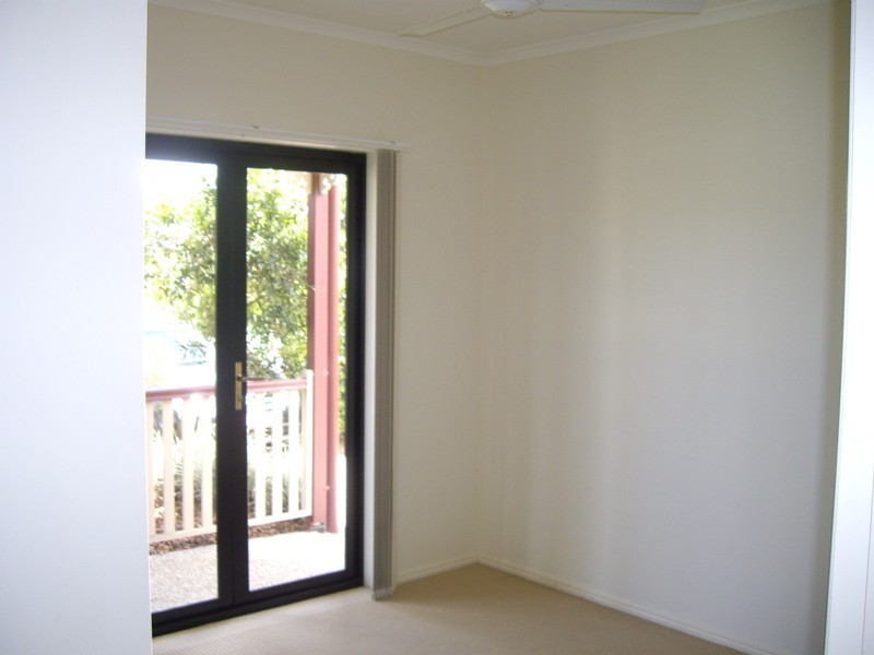 17 Irving Place, Sippy Downs QLD 4556