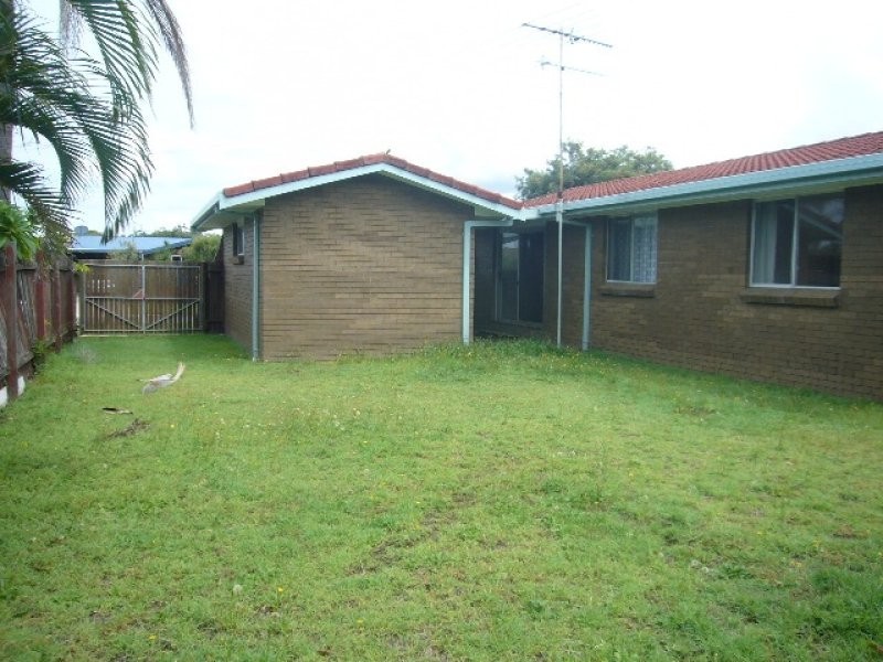 19 Bandaroo Street, Warana QLD 4575