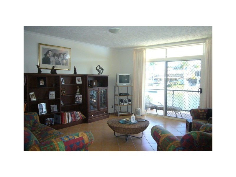 2/6 Broadmeadows Road, Maroochydore QLD 4558