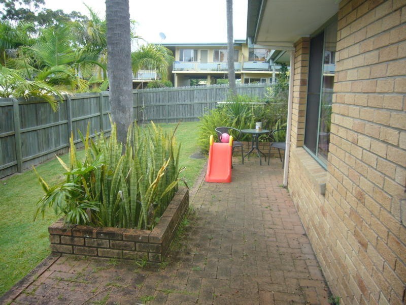 2 Jacaranda Drive, Mooloolaba QLD 4557