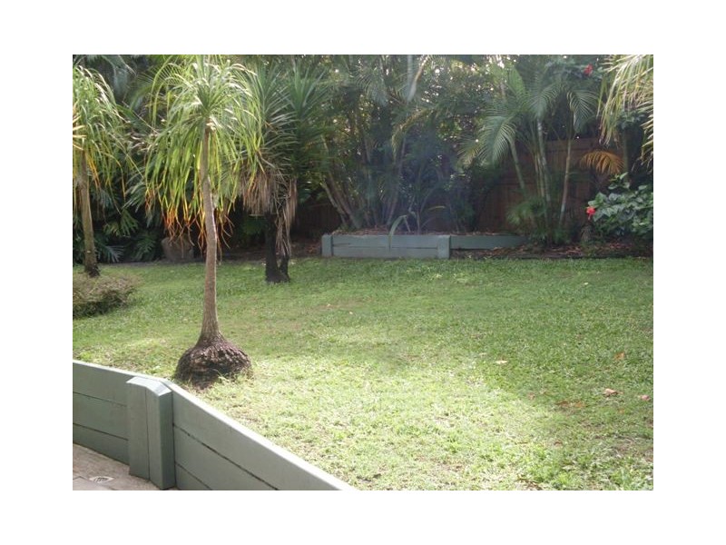 33 Palm Drive, Mooloolaba QLD 4557