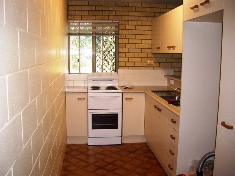 2/2 Barooga Crescent, Mooloolaba QLD 4557