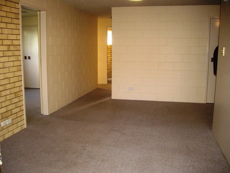 2/2 Barooga Crescent, Mooloolaba QLD 4557