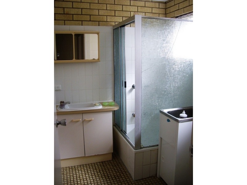 2/2 Barooga Crescent, Mooloolaba QLD 4557