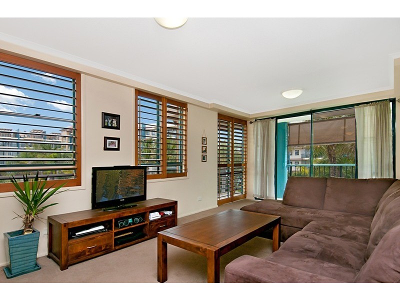 301 / 98 Alexandra Parade, Alexandra Headland QLD 4572
