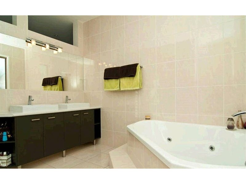 102 Maroochy Waters Drive, Maroochydore QLD 4558