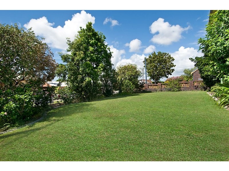 1 Warrina Court, Mooloolaba QLD 4557