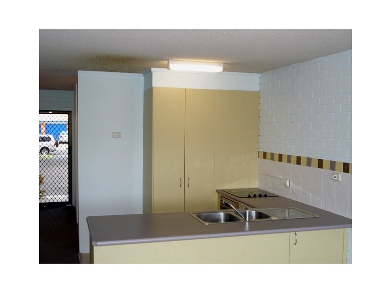 2/11-13 Pangarinda Place, Mooloolaba QLD 4557