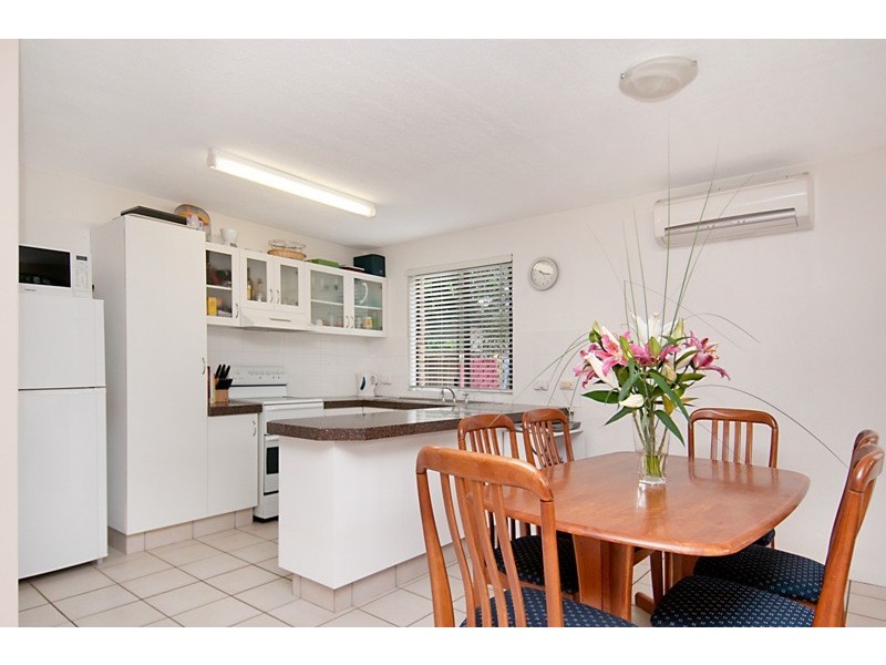 2 / 88 Amarina Avenue, Mooloolaba QLD 4557