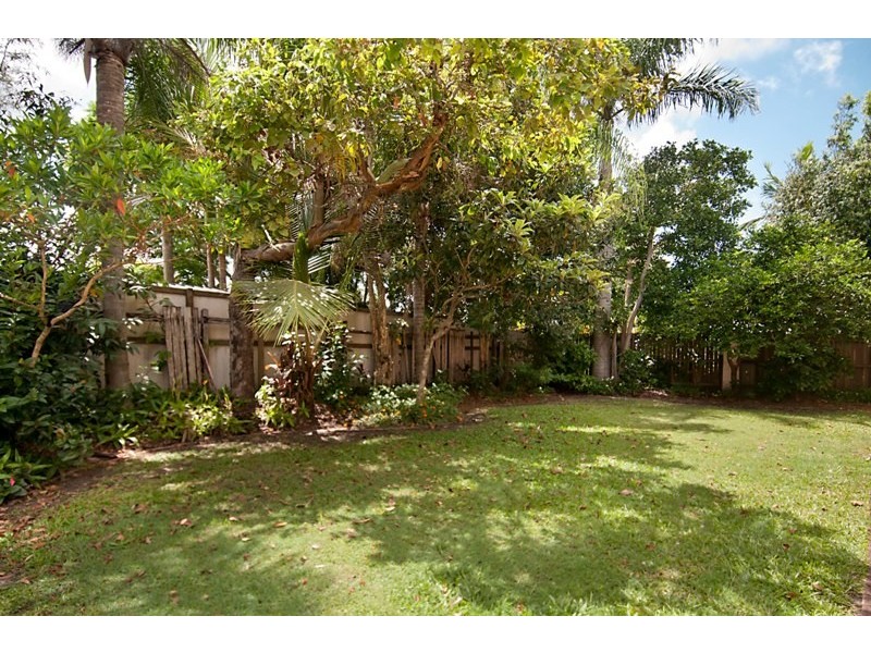 2 / 88 Amarina Avenue, Mooloolaba QLD 4557