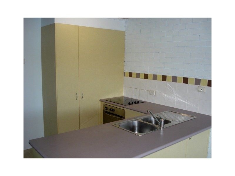 2 / 11-13 Pangarinda Place, Mooloolaba QLD 4557