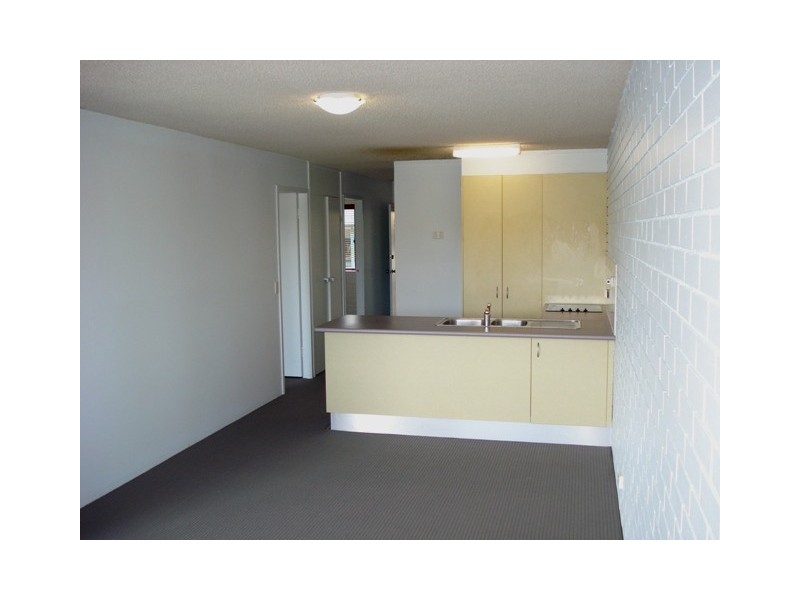 2 / 11-13 Pangarinda Place, Mooloolaba QLD 4557