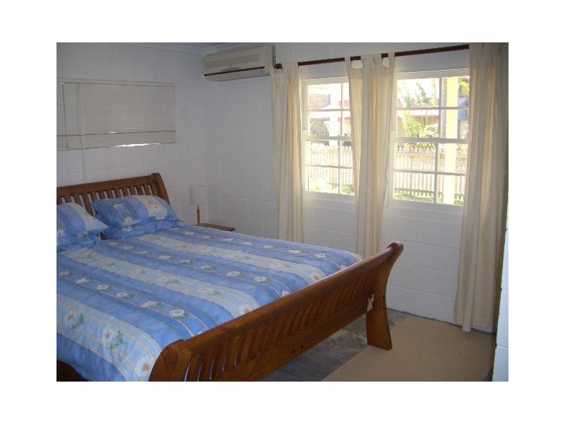 37 Lawrence Street, Mooloolaba QLD 4557