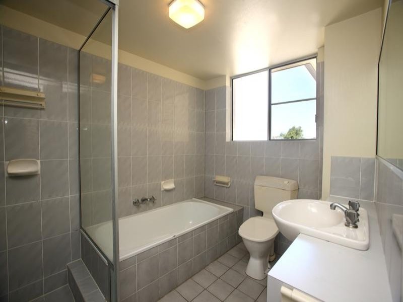 9/71 Bradman Avenue, Maroochydore QLD 4558