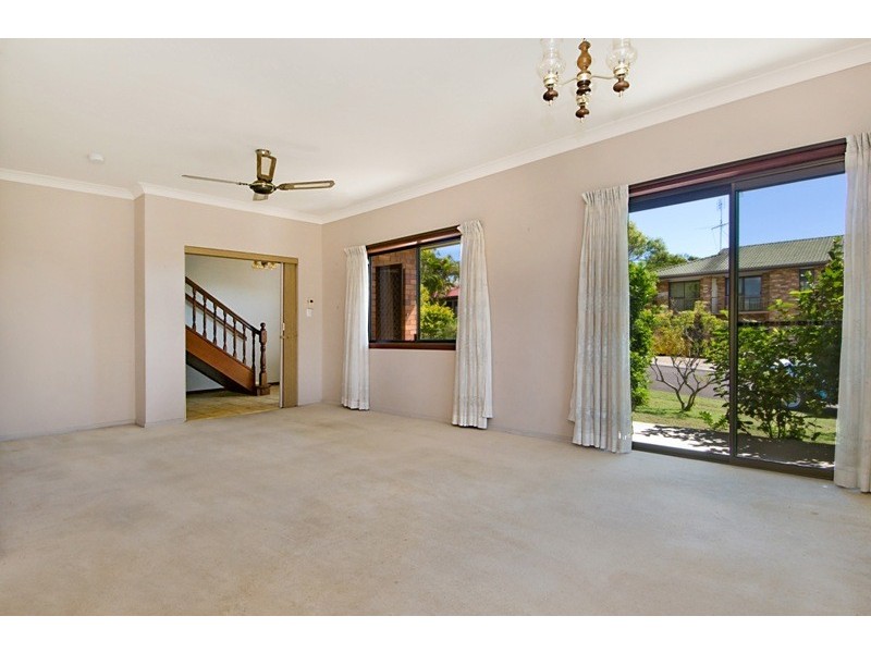 1 Warrina Court, Mooloolaba QLD 4557