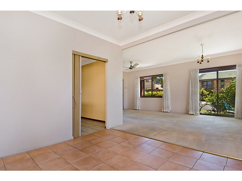 1 Warrina Court, Mooloolaba QLD 4557