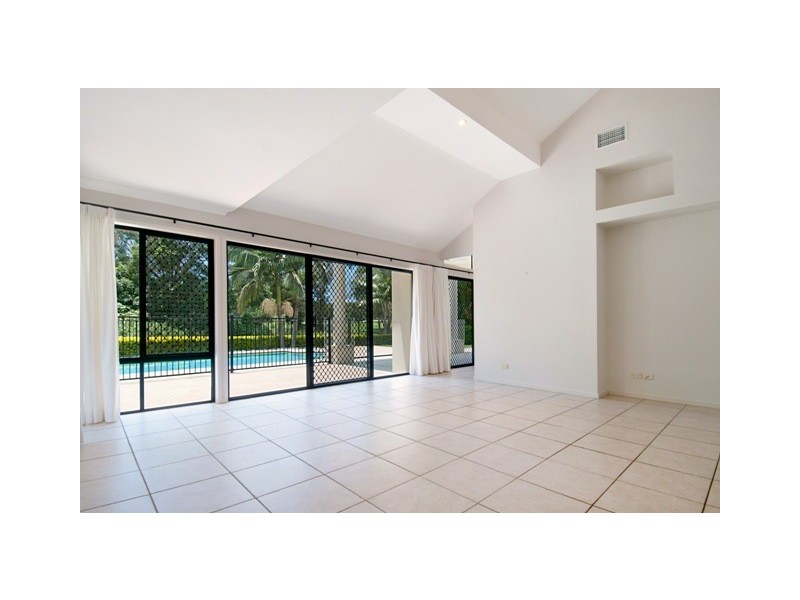 8 Pampling Place, Twin Waters QLD 4564